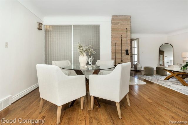 2135 Vinsetta Boulevard, Royal Oak, MI 48073