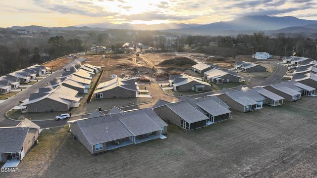 712 Snowflower Circle, Pigeon Forge, TN 37863