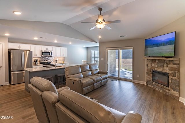 712 Snowflower Circle, Pigeon Forge, TN 37863