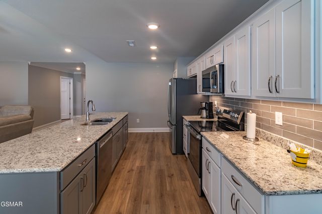 712 Snowflower Circle, Pigeon Forge, TN 37863