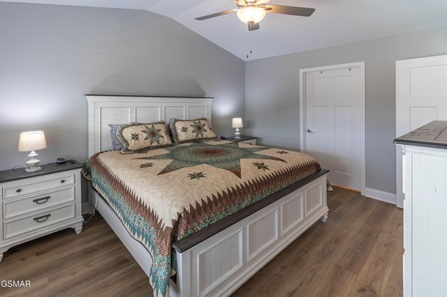 712 Snowflower Circle, Pigeon Forge, TN 37863