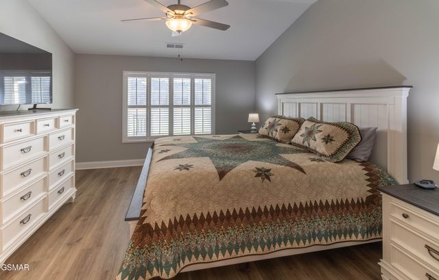 712 Snowflower Circle, Pigeon Forge, TN 37863