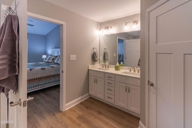 712 Snowflower Circle, Pigeon Forge, TN 37863