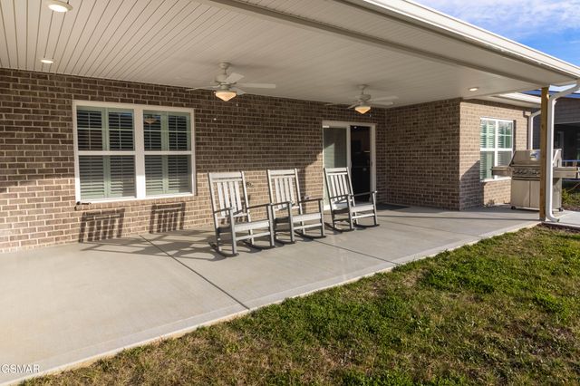 712 Snowflower Circle, Pigeon Forge, TN 37863