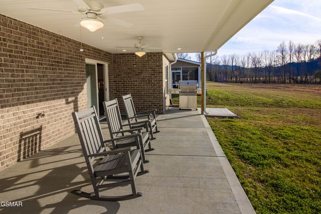 712 Snowflower Circle, Pigeon Forge, TN 37863