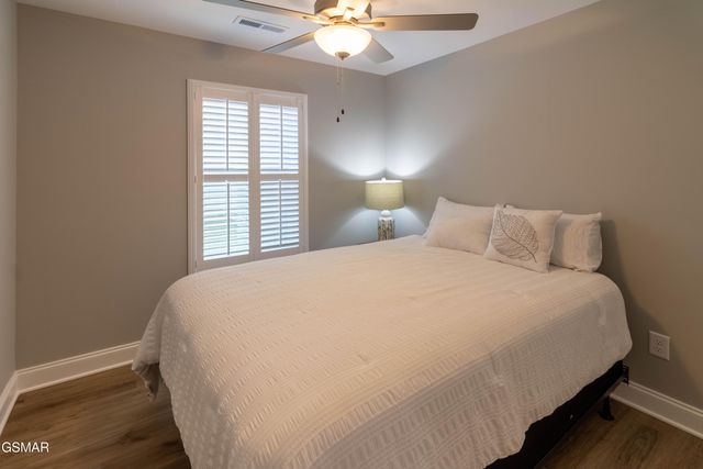 712 Snowflower Circle, Pigeon Forge, TN 37863