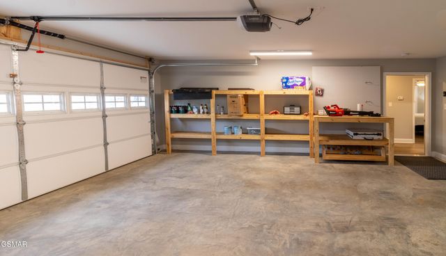 712 Snowflower Circle, Pigeon Forge, TN 37863