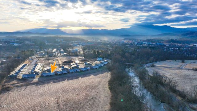 712 Snowflower Circle, Pigeon Forge, TN 37863