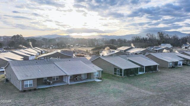 712 Snowflower Circle, Pigeon Forge, TN 37863