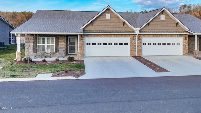 712 Snowflower Circle, Pigeon Forge, TN 37863
