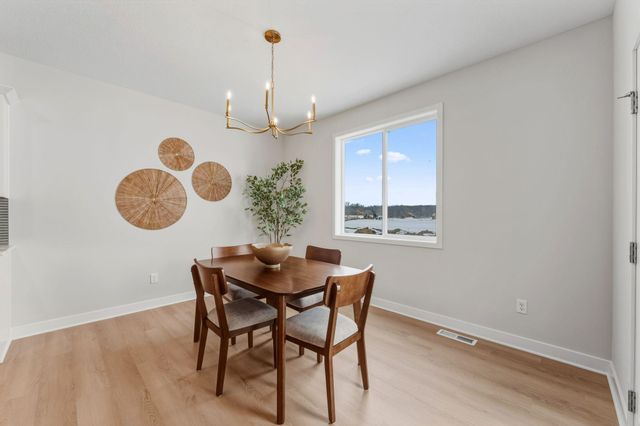 1539 Creekwood Dr, New Richmond, WI 54017