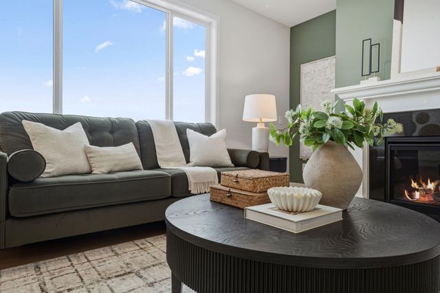 1539 Creekwood Dr, New Richmond, WI 54017