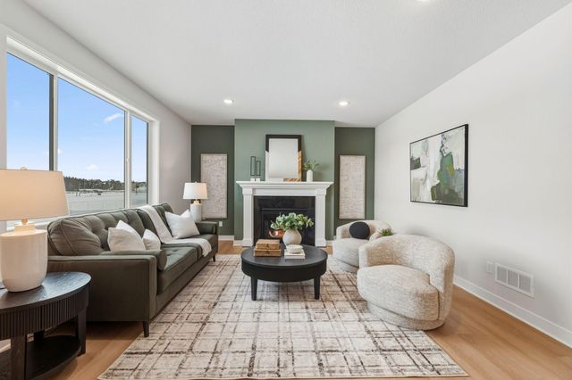 1539 Creekwood Dr, New Richmond, WI 54017