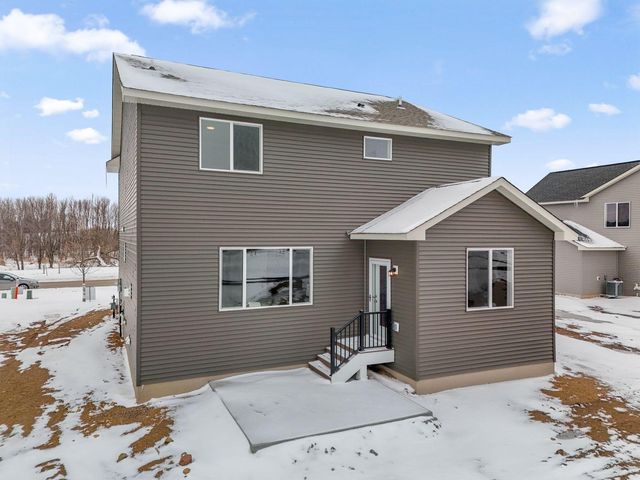 1539 Creekwood Dr, New Richmond, WI 54017