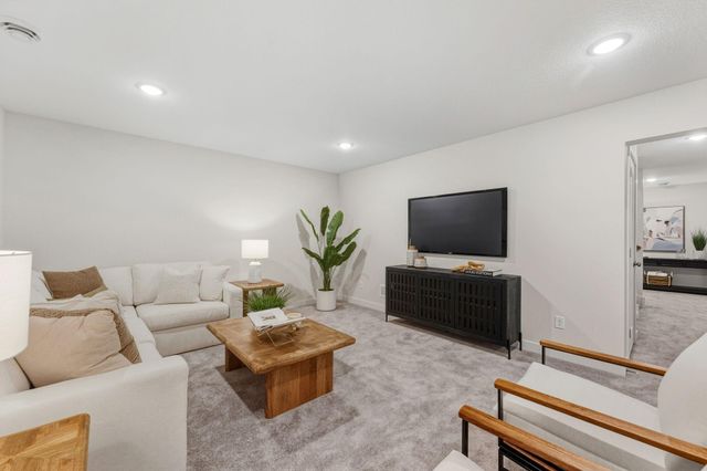 1539 Creekwood Dr, New Richmond, WI 54017