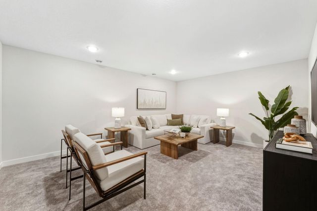 1539 Creekwood Dr, New Richmond, WI 54017