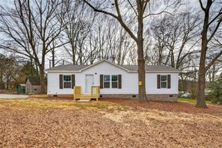 720 Woodland Circle, Loganville, GA 30052