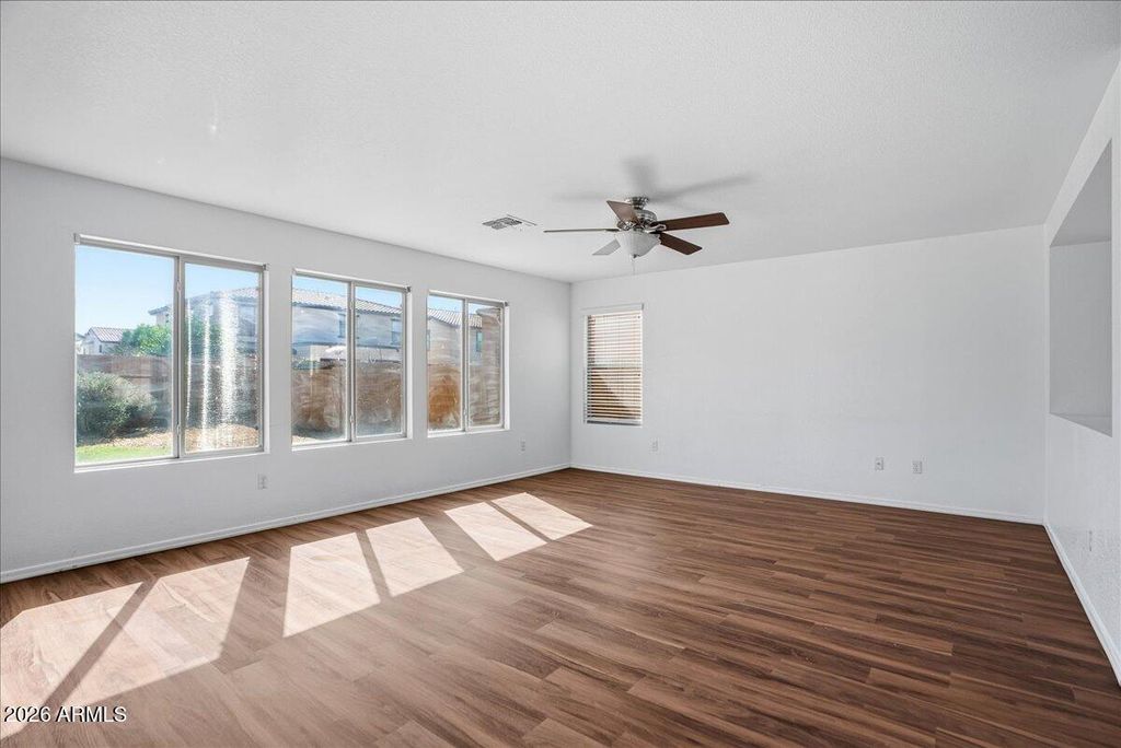 Image 7 of property listing at 19705 E EMPEROR Boulevard, Queen Creek, AZ 85142