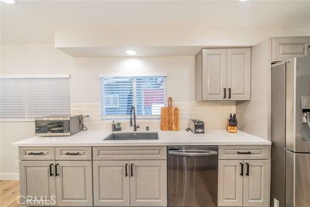 707 Rocky, Crestline, CA 92325