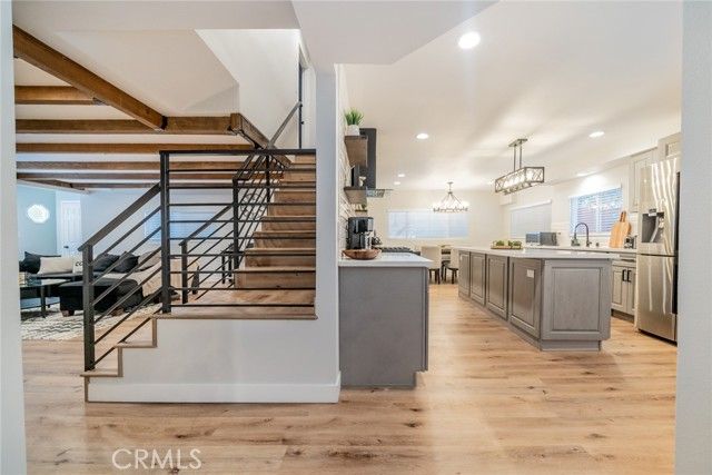 707 Rocky, Crestline, CA 92325