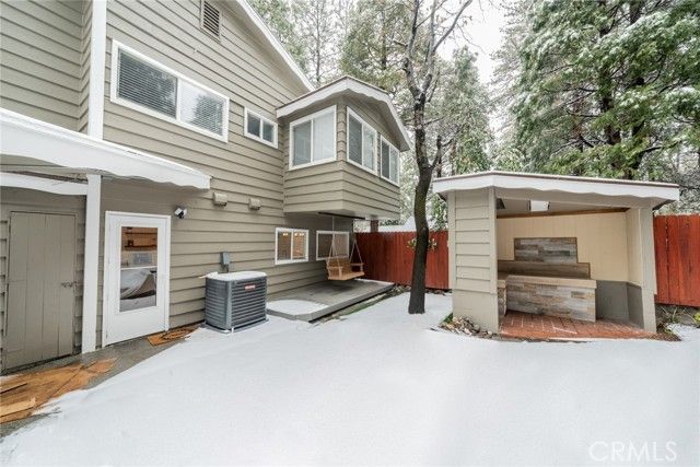 707 Rocky, Crestline, CA 92325