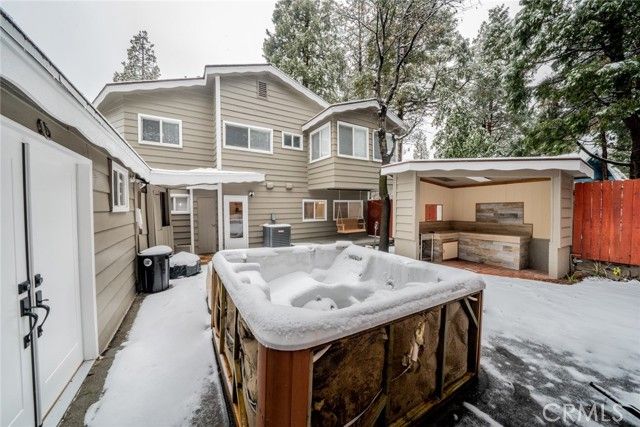 707 Rocky, Crestline, CA 92325