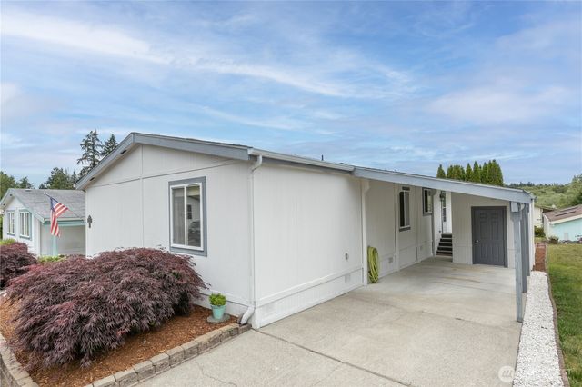 600 NE Saturn Lane, Bremerton, WA 98311