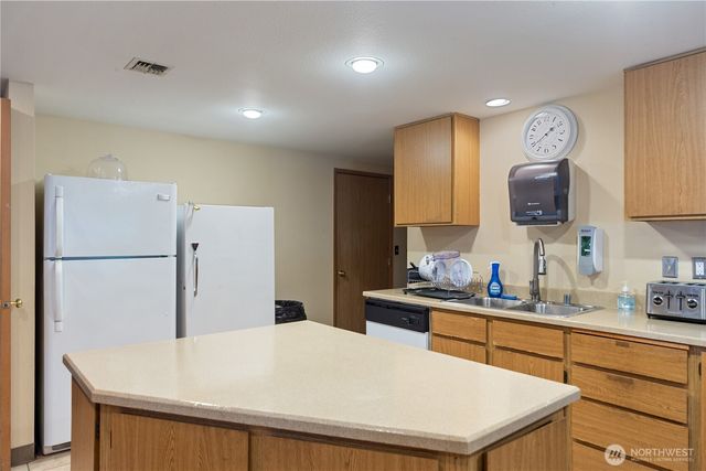600 NE Saturn Lane, Bremerton, WA 98311