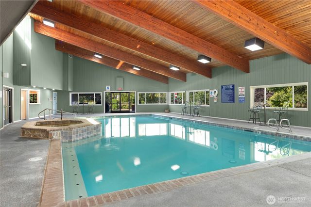 600 NE Saturn Lane, Bremerton, WA 98311