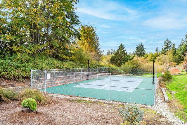 600 NE Saturn Lane, Bremerton, WA 98311