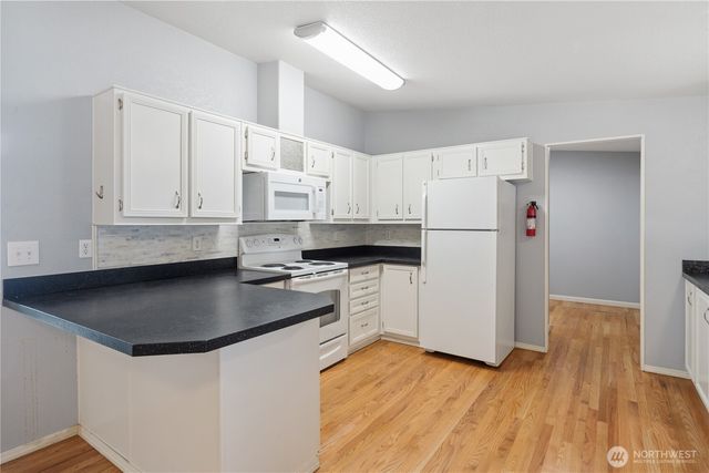 600 NE Saturn Lane, Bremerton, WA 98311