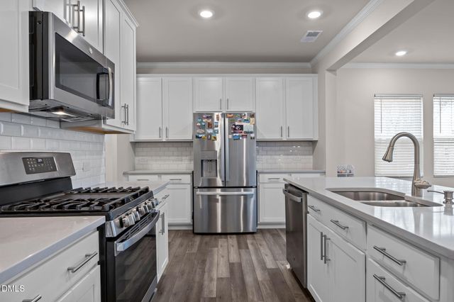 1866 Porch Swing Way, Apex, NC 27502