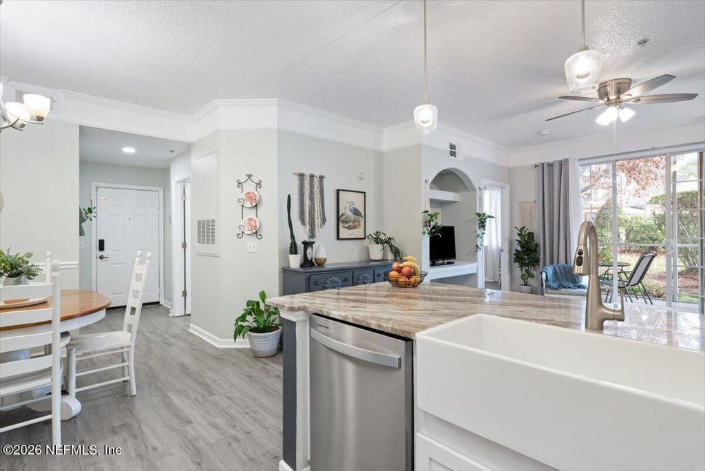 8550 TOUCHTON Road 918, Jacksonville, FL 32216