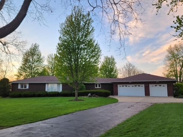 3143 W 1500N Road, Kankakee, IL 60901