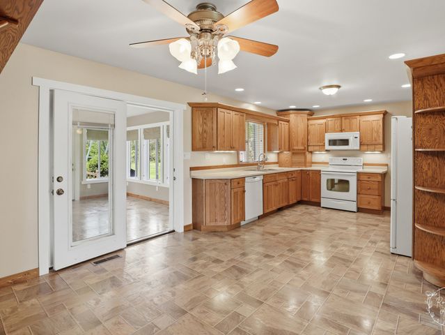 3143 W 1500N Road, Kankakee, IL 60901