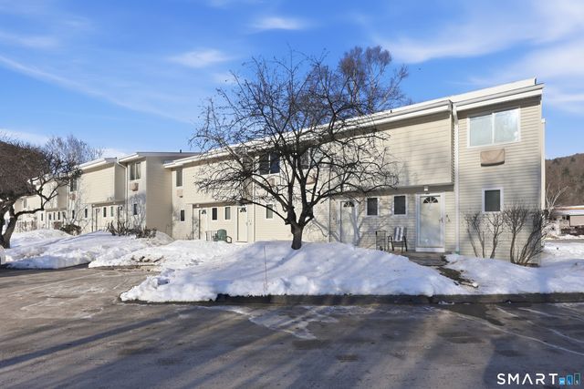 220 Main Street 2J, New Hartford, CT 06057