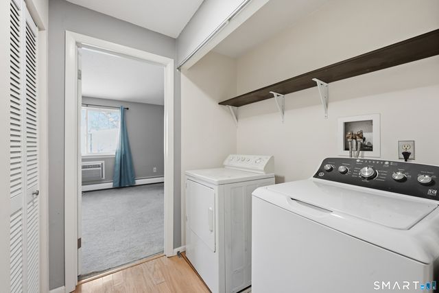 220 Main Street 2J, New Hartford, CT 06057