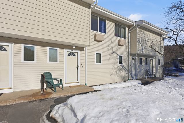 220 Main Street 2J, New Hartford, CT 06057