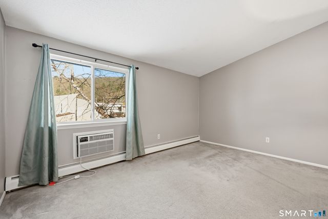 220 Main Street 2J, New Hartford, CT 06057