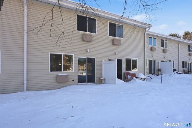 220 Main Street 2J, New Hartford, CT 06057