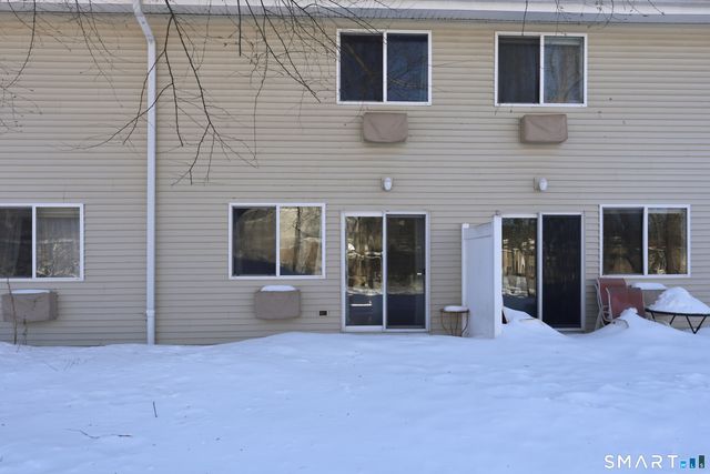 220 Main Street 2J, New Hartford, CT 06057