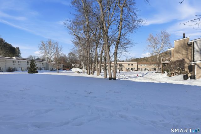 220 Main Street 2J, New Hartford, CT 06057