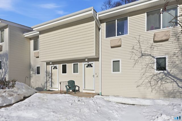 220 Main Street 2J, New Hartford, CT 06057