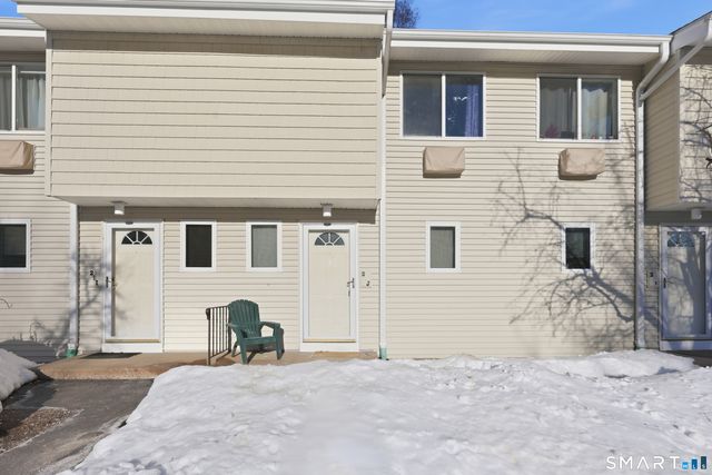 220 Main Street 2J, New Hartford, CT 06057