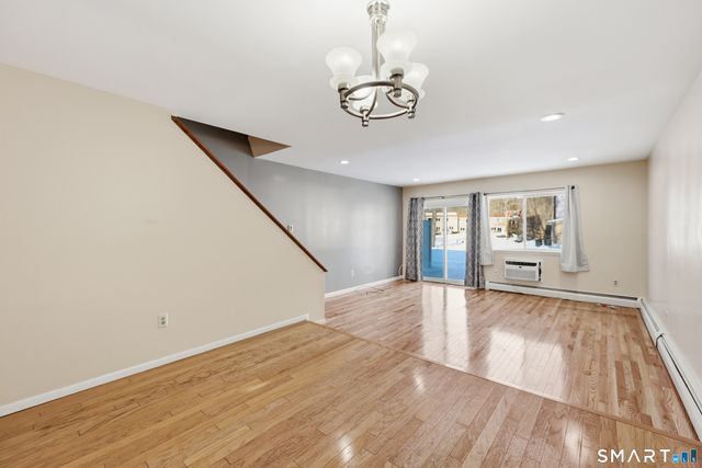 220 Main Street 2J, New Hartford, CT 06057