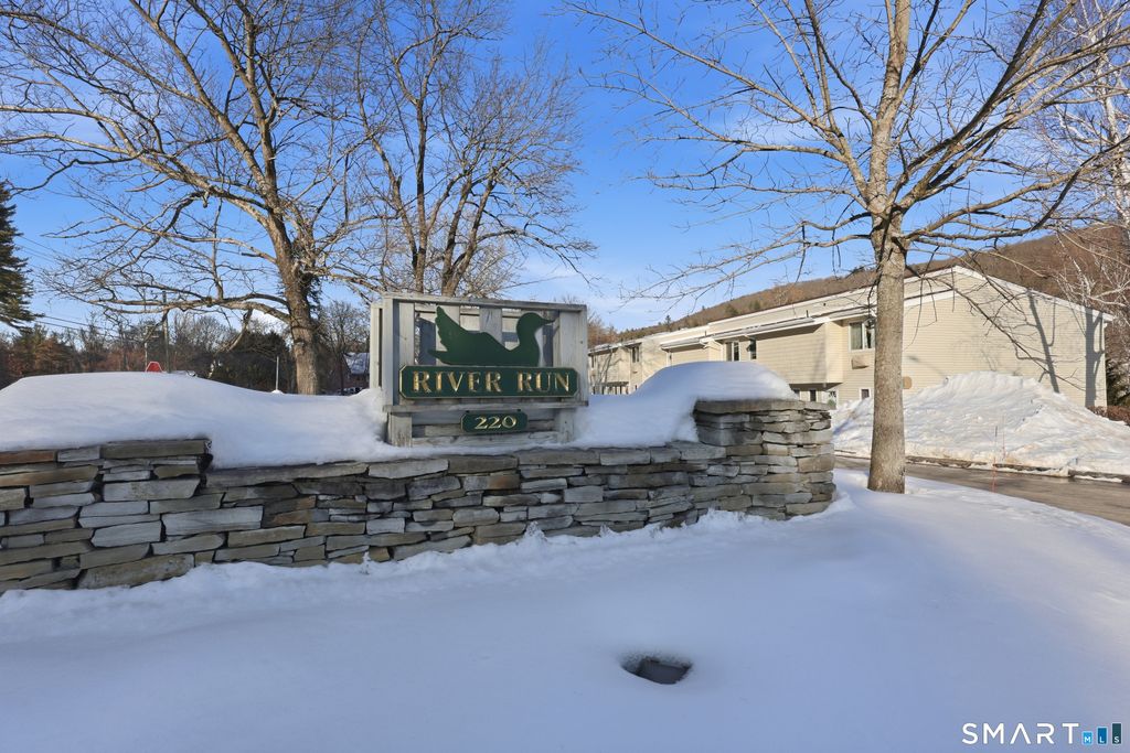 220 Main Street 2J, New Hartford, CT 06057