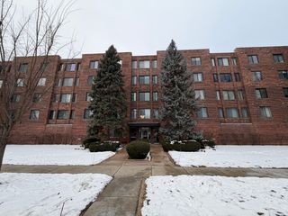 110 S Dunton Avenue 4D, Arlington Heights, IL 60005