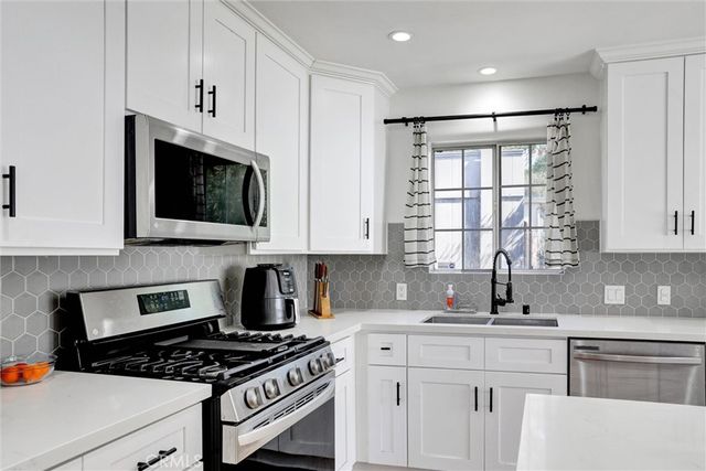 4265 Yosemite, Los Angeles, CA 90065