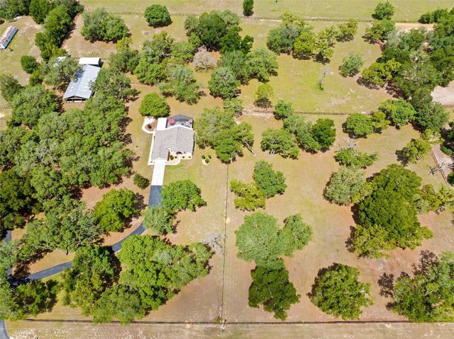 19509 PASO FINO WAY, Dade City, FL 33523