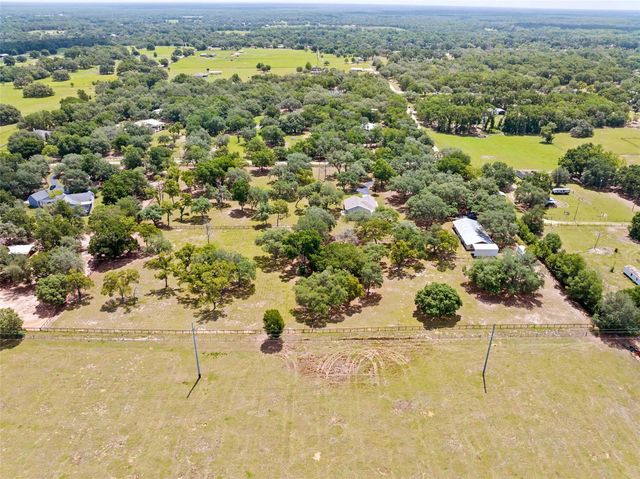 19509 PASO FINO WAY, Dade City, FL 33523